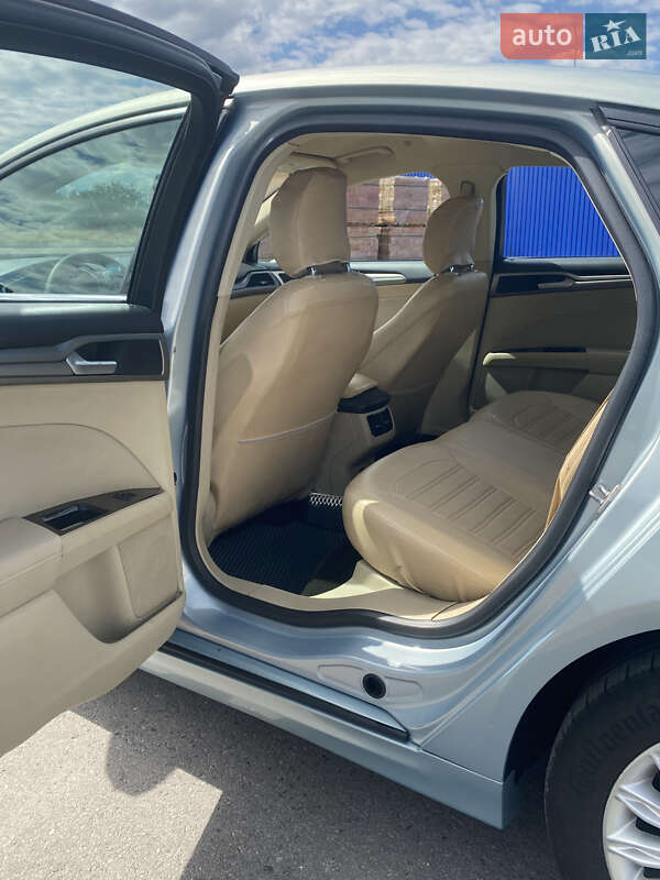 Седан Ford Fusion 2014 в Варве