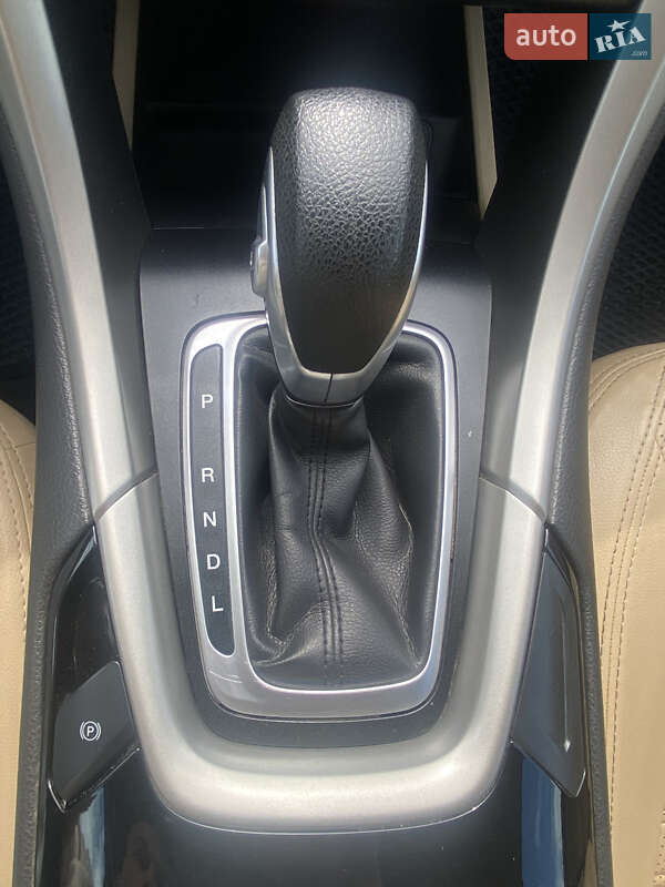 Седан Ford Fusion 2014 в Варве