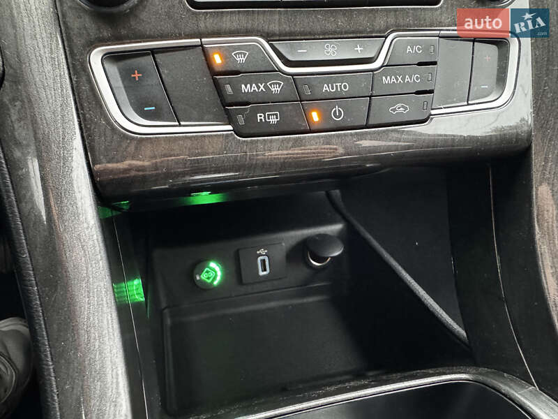 Седан Ford Fusion 2016 в Житомирі