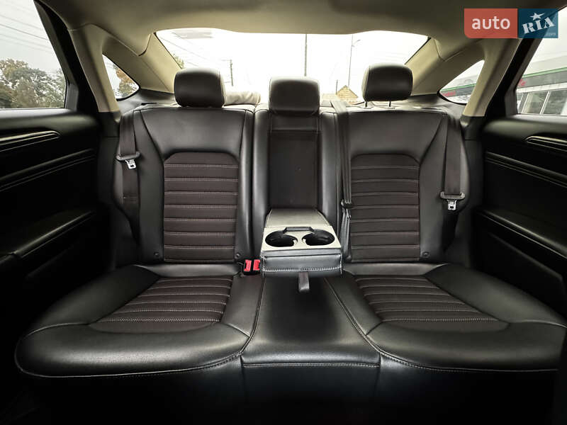 Седан Ford Fusion 2016 в Житомирі