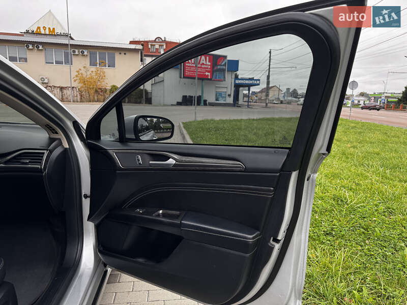 Седан Ford Fusion 2016 в Житомирі