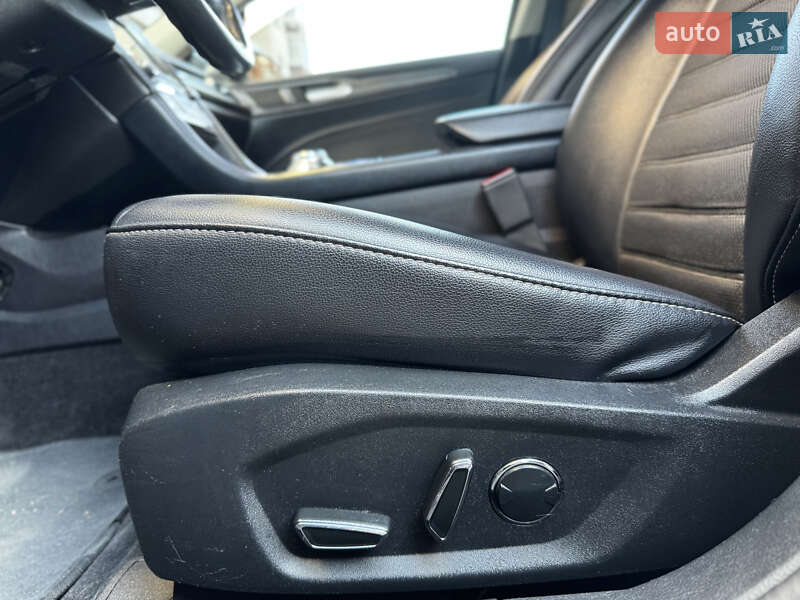Седан Ford Fusion 2016 в Житомирі