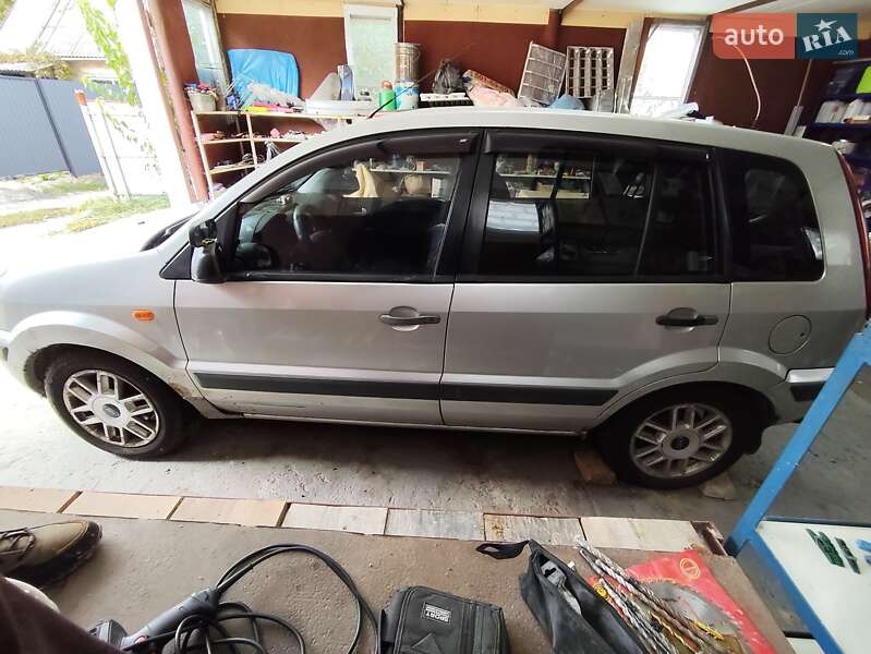Хэтчбек Ford Fusion 2008 в Белогородке