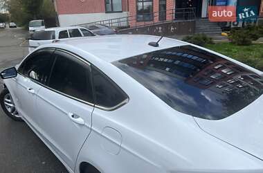 Седан Ford Fusion 2013 в 