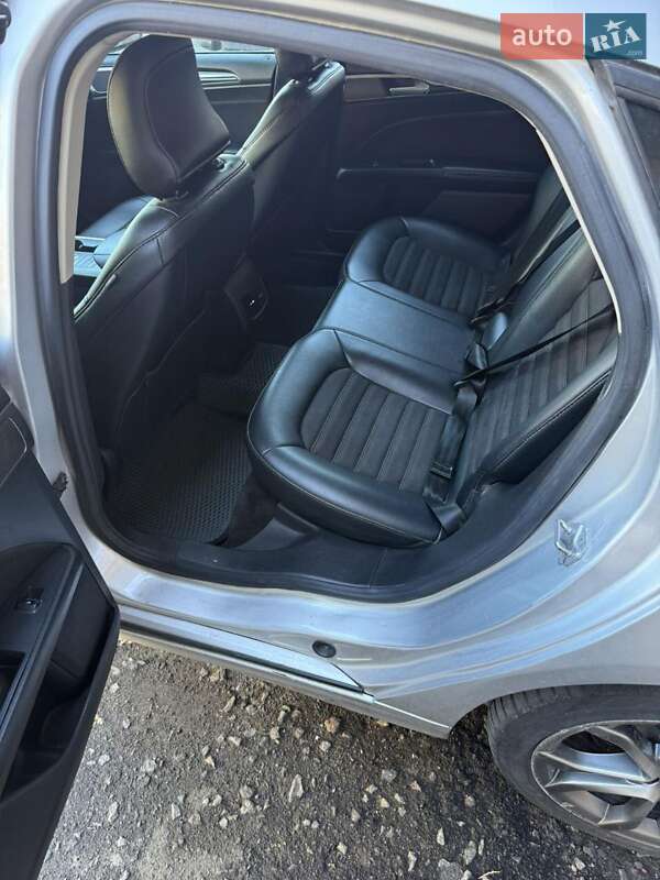 Седан Ford Fusion 2016 в Одесі