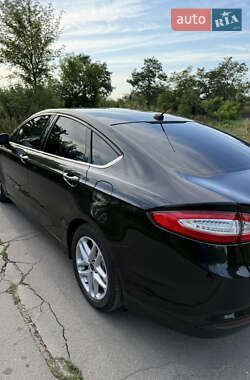 Седан Ford Fusion 2013 в 