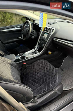Седан Ford Fusion 2013 в 