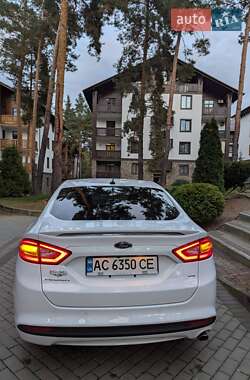 Седан Ford Fusion 2014 в 