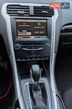 Седан Ford Fusion 2014 в 