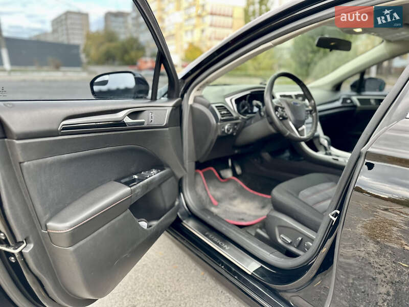 Седан Ford Fusion 2015 в Каменском