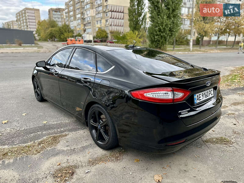 Седан Ford Fusion 2015 в Каменском