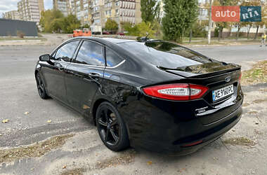 Седан Ford Fusion 2015 в 