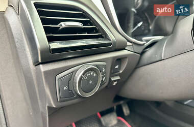 Седан Ford Fusion 2015 в 