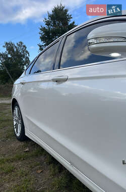 Седан Ford Fusion 2014 в 