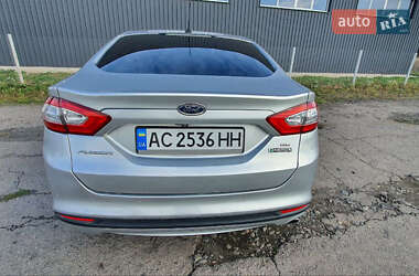 Седан Ford Fusion 2013 в 