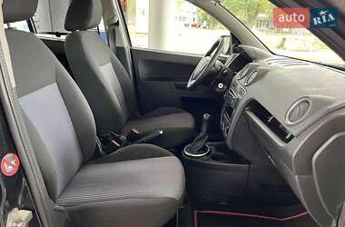 Хэтчбек Ford Fusion 2011 в 