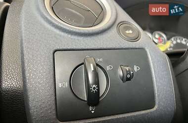 Хэтчбек Ford Fusion 2011 в 