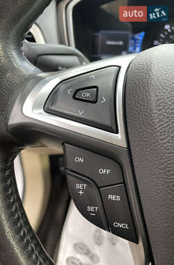 Седан Ford Fusion 2015 в 