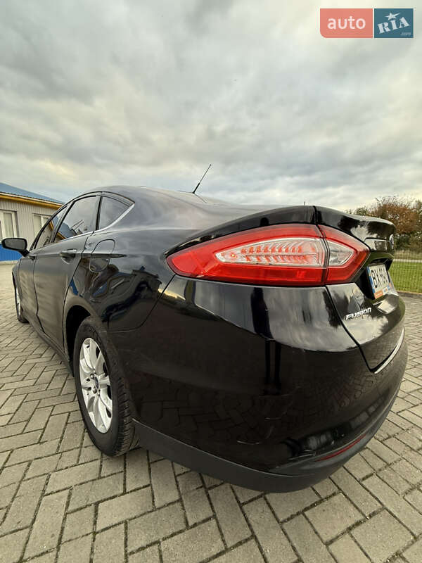 Седан Ford Fusion 2015 в Шепетівці