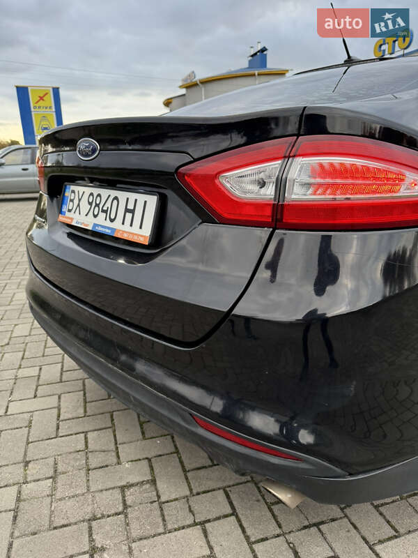 Седан Ford Fusion 2015 в Шепетівці