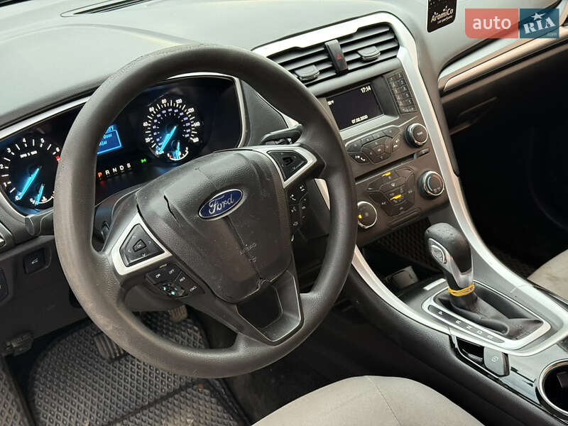 Седан Ford Fusion 2015 в Шепетівці