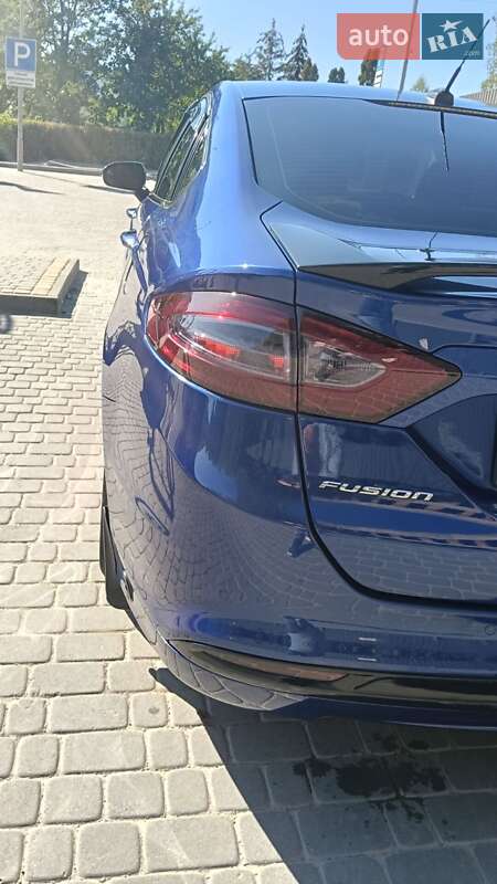Седан Ford Fusion 2015 в Львове