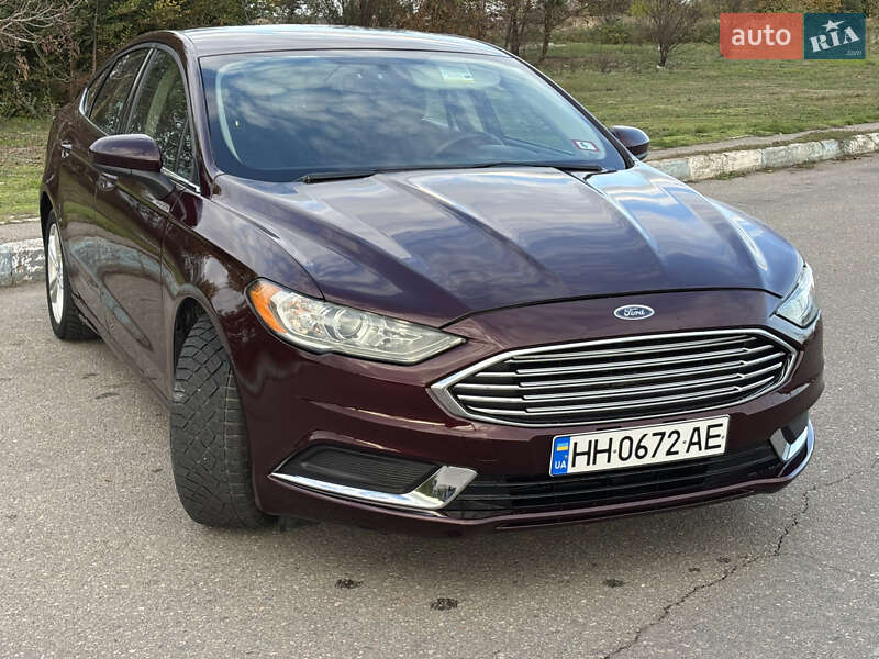 Седан Ford Fusion 2018 в Южном
