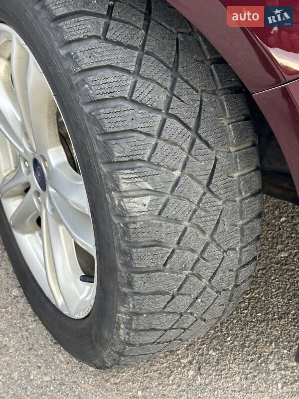 Седан Ford Fusion 2018 в Южном