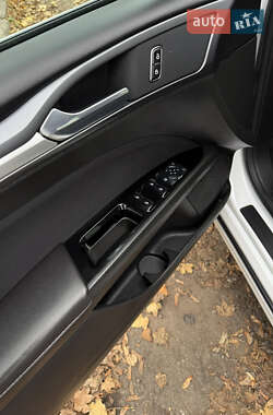 Седан Ford Fusion 2013 в  фото 17 Седан Ford Fusion 2013 в