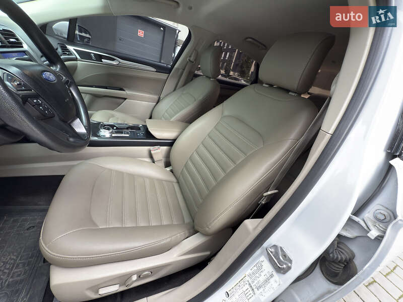 Седан Ford Fusion 2019 в Івано-Франківську