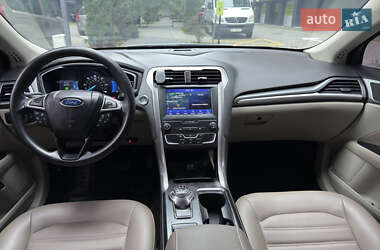 Седан Ford Fusion 2019 в 