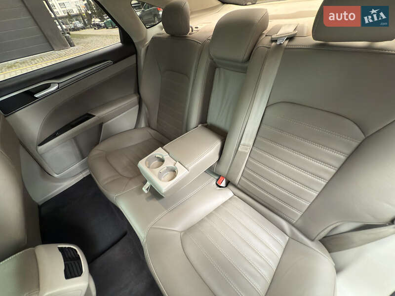 Седан Ford Fusion 2019 в Івано-Франківську