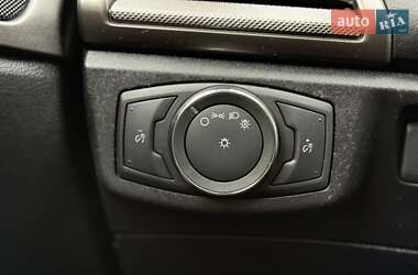 Седан Ford Fusion 2017 в 