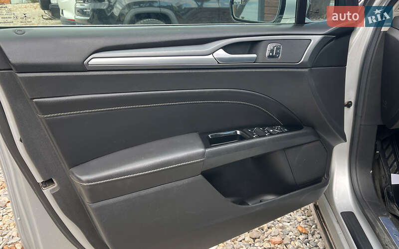 Седан Ford Fusion 2015 в Коломые