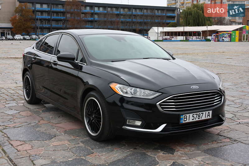 Седан Ford Fusion 2018 в Кременчуці