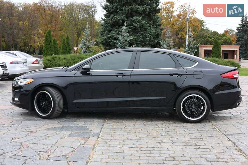 Седан Ford Fusion 2018 в Кременчуці