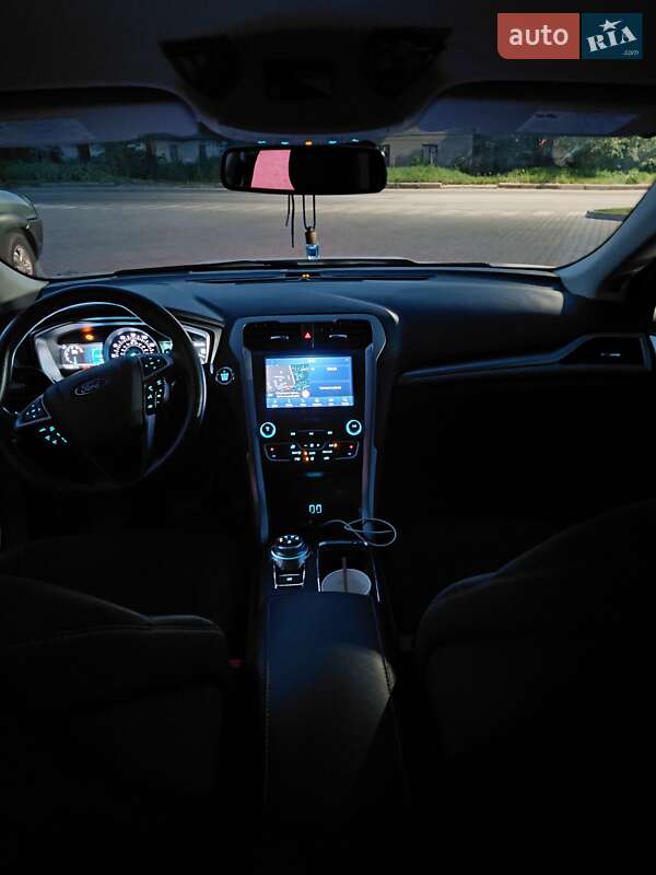 Седан Ford Fusion 2019 в Одесі