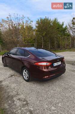 Седан Ford Fusion 2015 в 