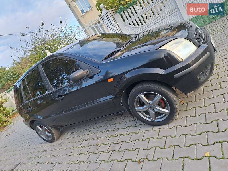 Хетчбек Ford Fusion 2004 в Чернівцях
