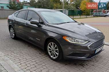 Седан Ford Fusion 2017 в 