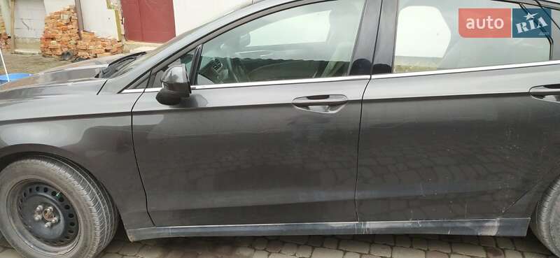 Седан Ford Fusion 2020 в Бродах