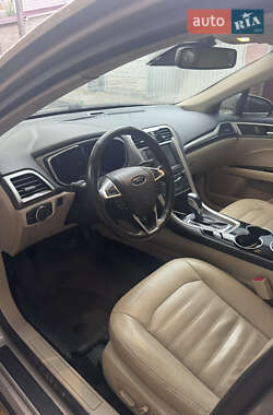 Седан Ford Fusion 2014 в 