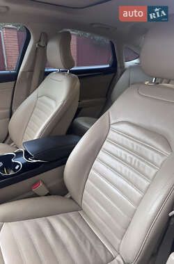Седан Ford Fusion 2014 в 