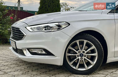 Седан Ford Fusion 2016 в 