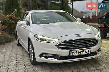 Седан Ford Fusion 2016 в 