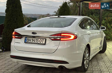 Седан Ford Fusion 2016 в 