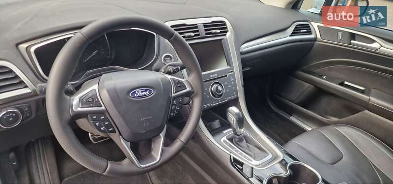 Седан Ford Fusion 2015 в Одесі