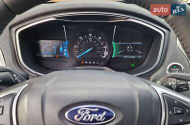 Седан Ford Fusion 2015 в 