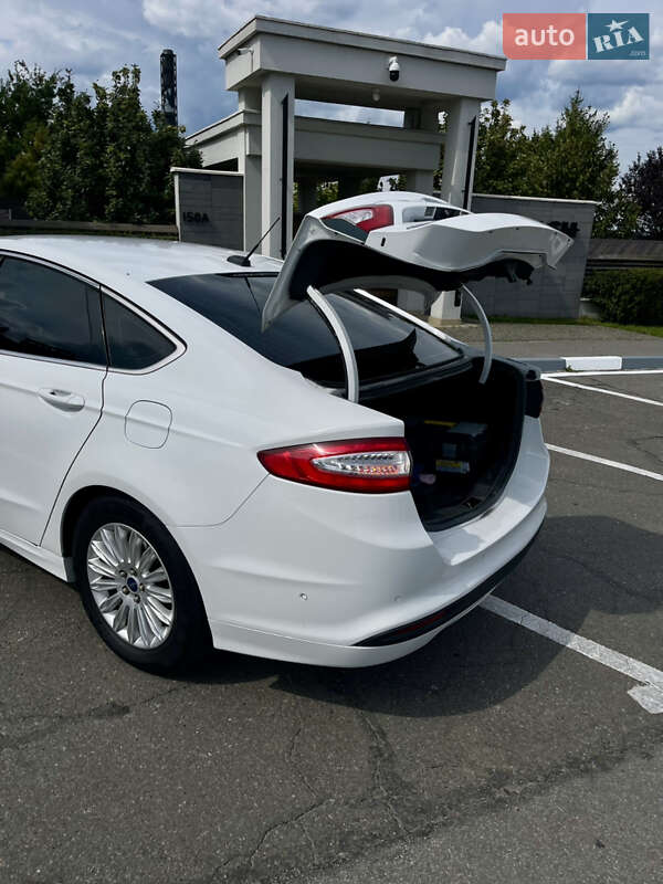 Седан Ford Fusion 2014 в Харкові