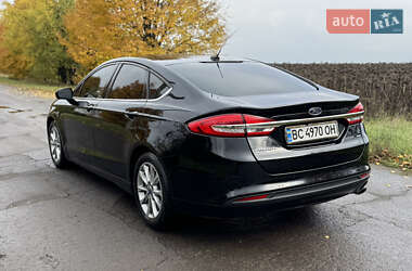 Седан Ford Fusion 2017 в 
